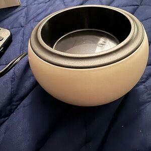 Scentsy Cream and Black Wax Warmer